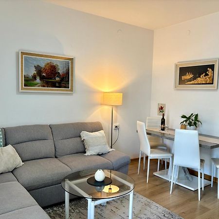 Apartment "Gabrijela" Pula Bagian luar foto